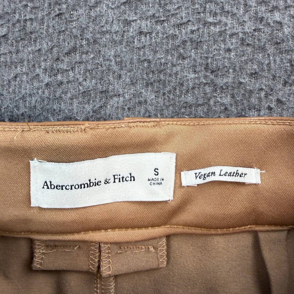 Abercrombie & Fitch Vegan Leather Shorts Women's S Tan Pleated High Rise - Picture 2 of 7